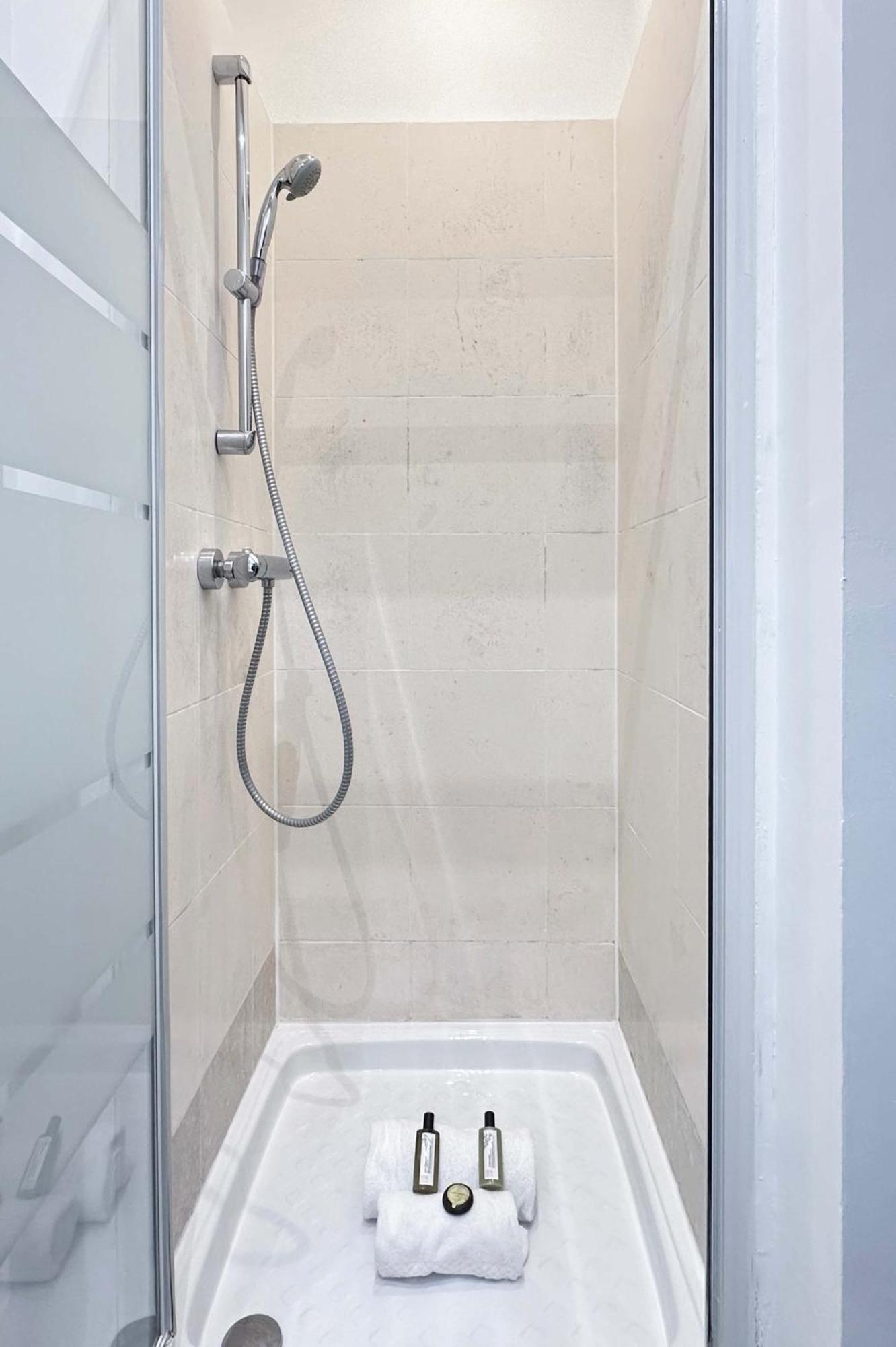 Apartmán Renovated Champs-Elysees Retreat Paříž Exteriér fotografie