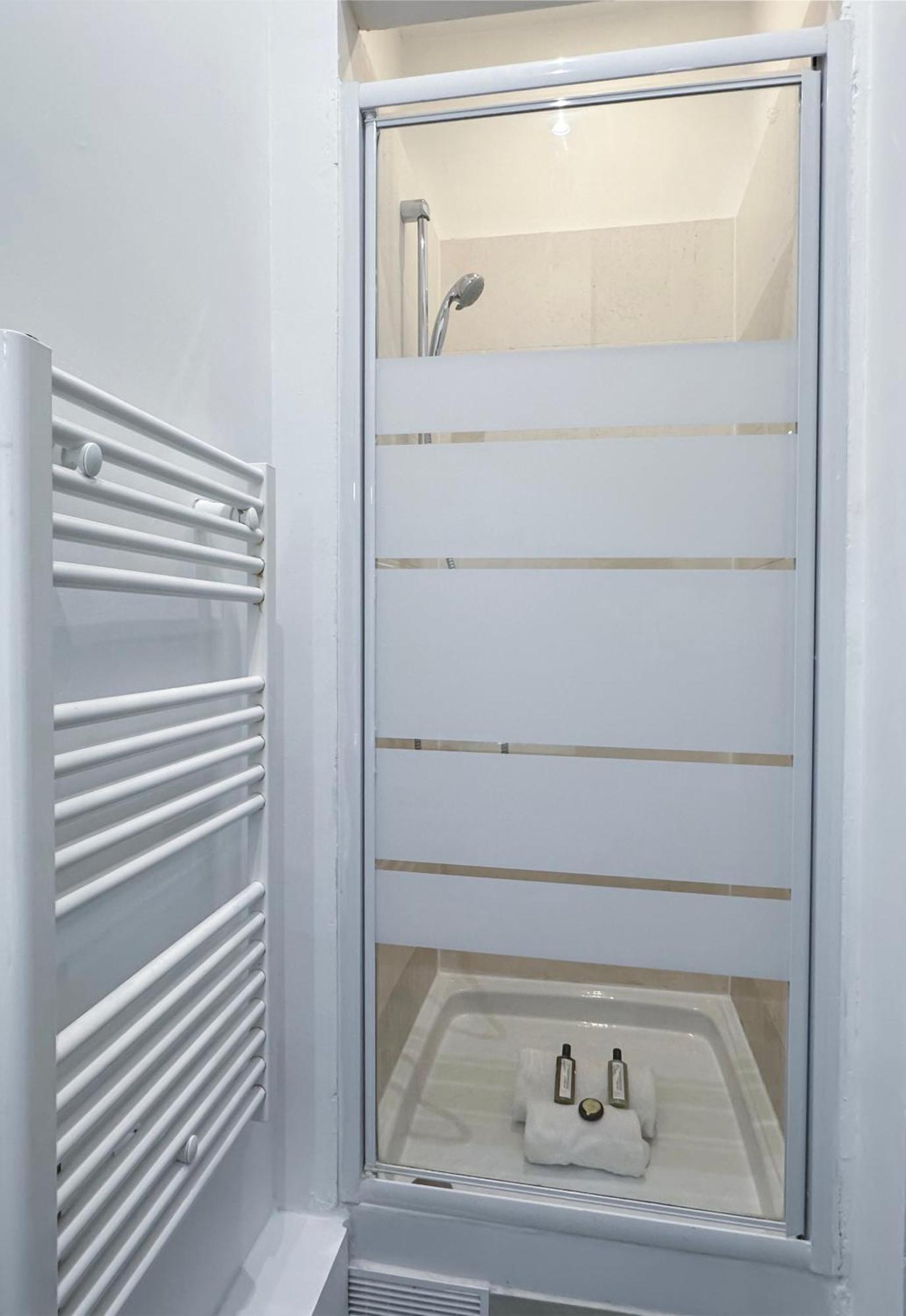 Apartmán Renovated Champs-Elysees Retreat Paříž Exteriér fotografie