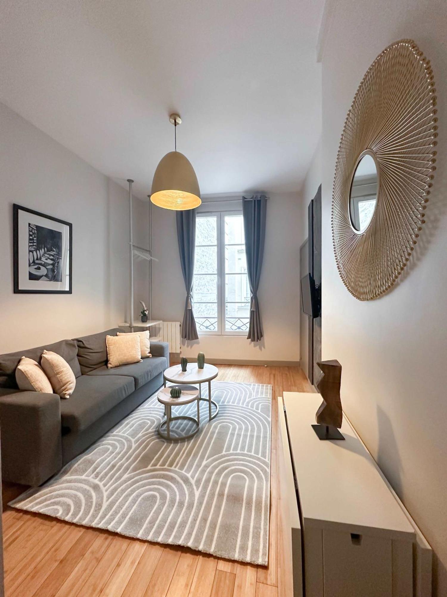 Apartmán Renovated Champs-Elysees Retreat Paříž Exteriér fotografie